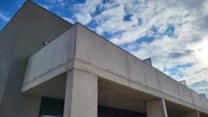 Detall façana formigó vist, 2022 Filera 8 cases Palau-Solità fase 2.