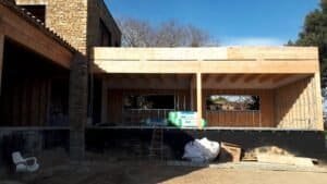 Vista general del conjunt de volums d’una casa unifamiliar d’obra nova