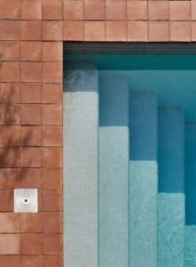 iscina exterior vinculada a l’habitatge unifamiliar d’obra nova