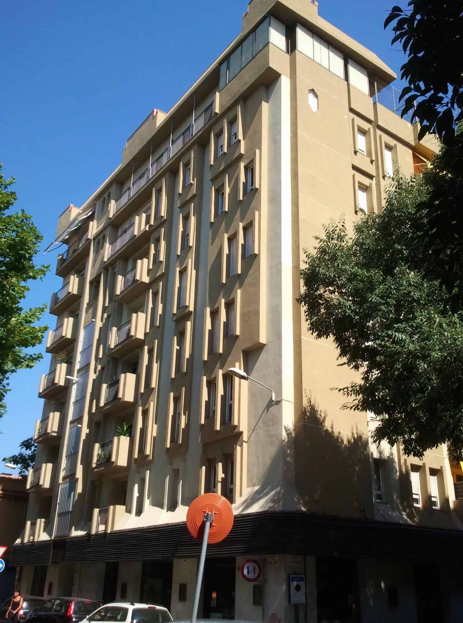 foto 3 rehabilitacio façanes Rehabilitació integral d'edifici amb façana de pedra i volum contemporani